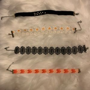 chokers/necklaces to accessorize with a cute fit ✨